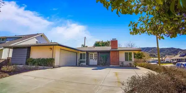 20810 Cedarfalls