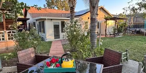 22410 Flamingo