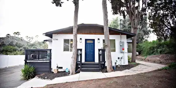 10748 Palm Row