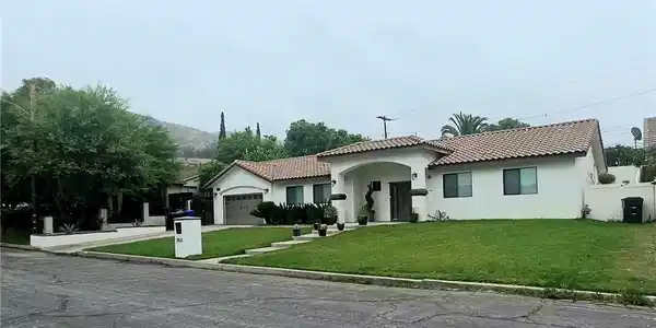 3921 La Hacienda