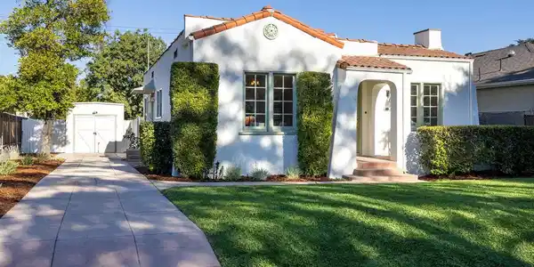1038 Del Rey Avenue