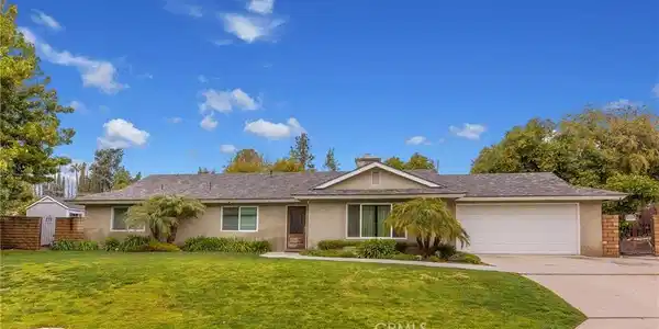 3139 E Eddes