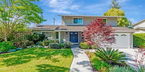 105 Anne Way