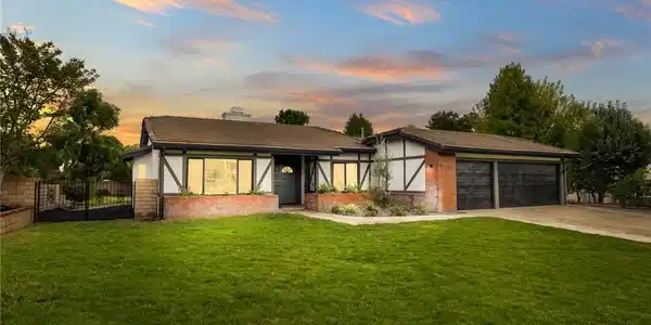 2246 N Kelly