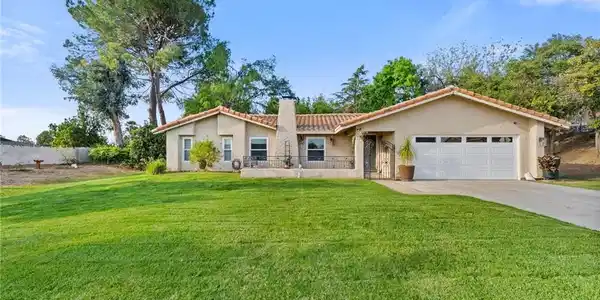 35930 Bella Vista