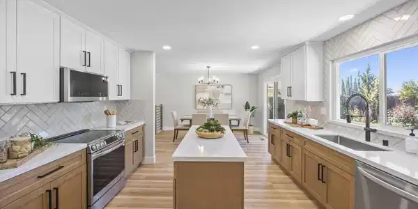 2 El Molino Dr