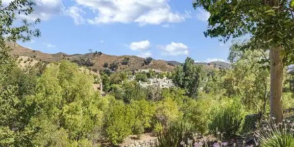 4240 Lost Hills Road