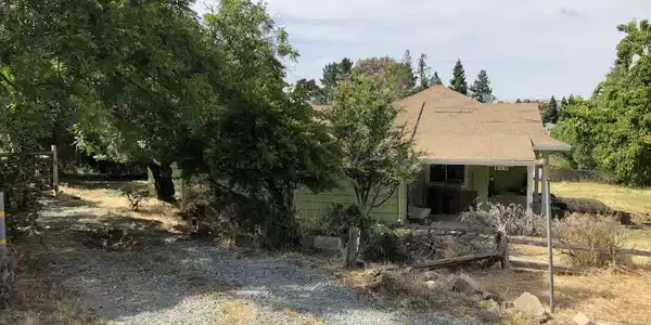 419 Las Lomas Way