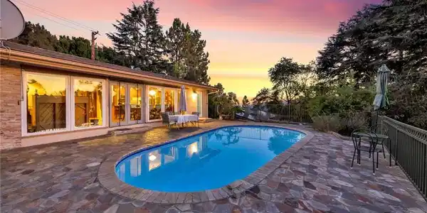 5439 Ocean View Boulevard