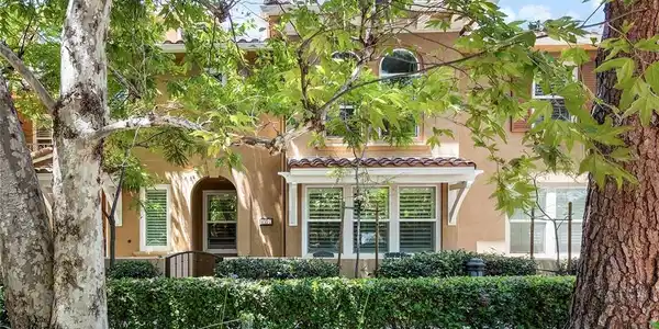 453 N Altadena Drive