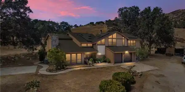 26001 Bear Valley