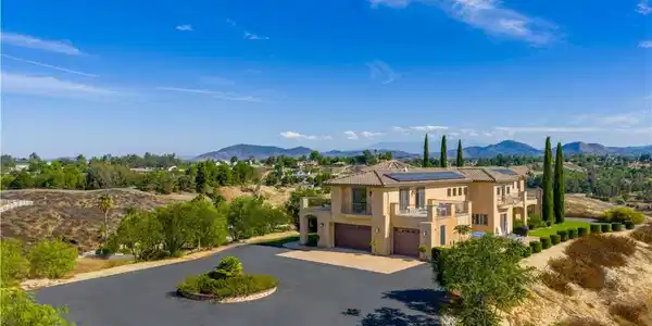 34970 Calle Campo