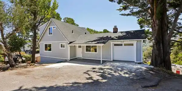 1218 Lattie Ln