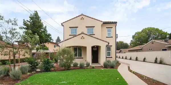 872 W Walnut Avenue