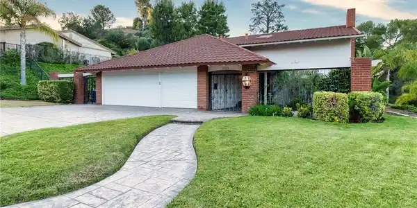 2026 Hillsbury Road