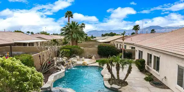 41222 Mackenzie Lane