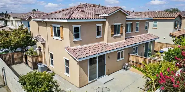 915 S Belterra Way