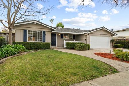 900 Plymouth Drive