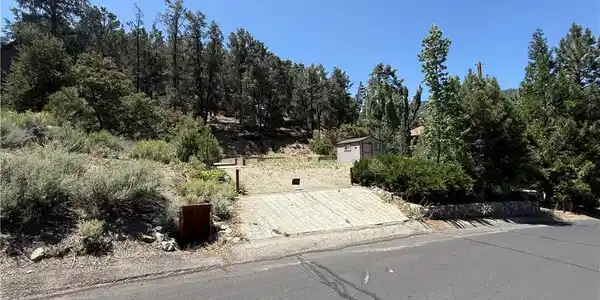 2221 Symonds Drive