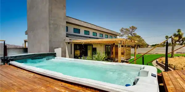 60423 La Mirada Trail
