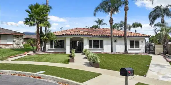 1842 Balboa Way