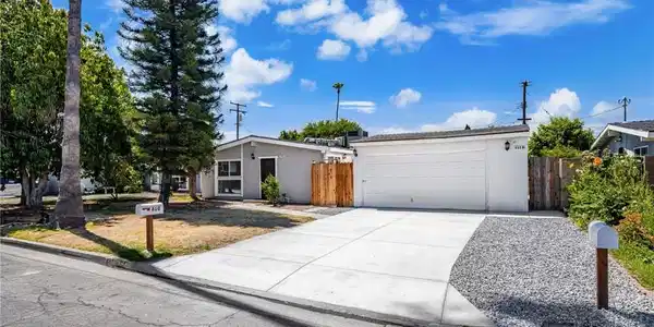 610 W Glen Lyn Drive