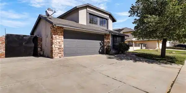 153 Deblynn Court