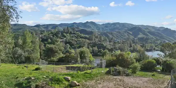 2239 Pinecrest Road