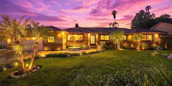 1029 Burnell Oaks Lane