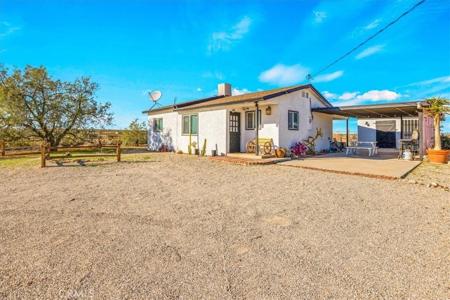 1560 Jackrabbit Trail