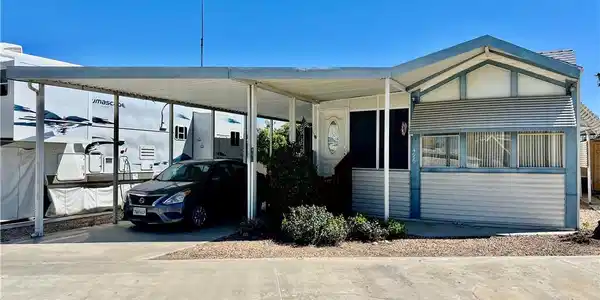1295 S Cawston