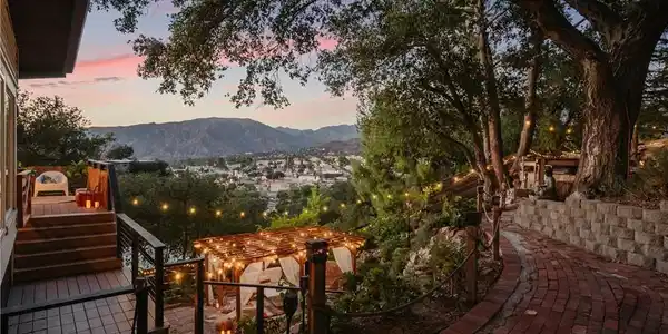 9570 Amoret Drive