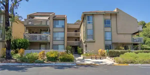 327 Chestnut Hill Court