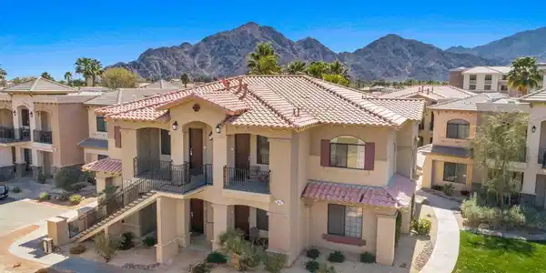 50610 Santa Rosa Plaza