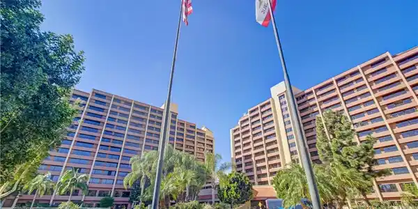 24055 Paseo Del Lago