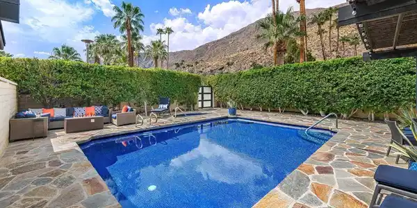 572 W Arenas Road
