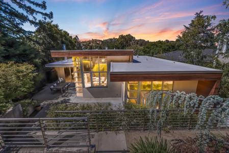 211 Manor Drive