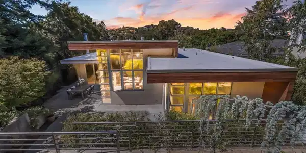 211 Manor Drive
