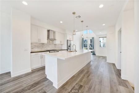 1658 Topanga