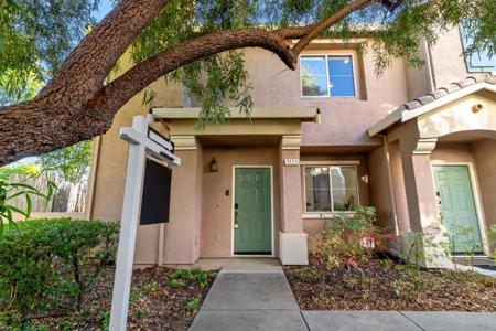 3526 Jasmine Circle