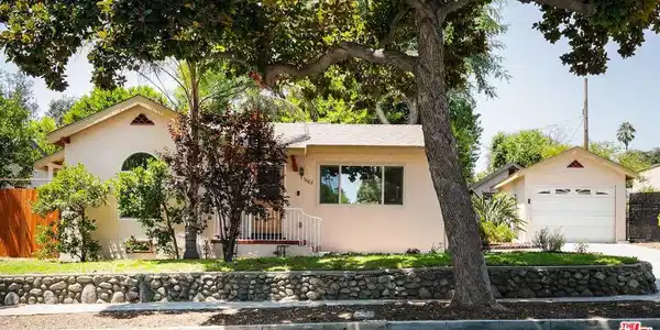 1065 N El Molino Avenue