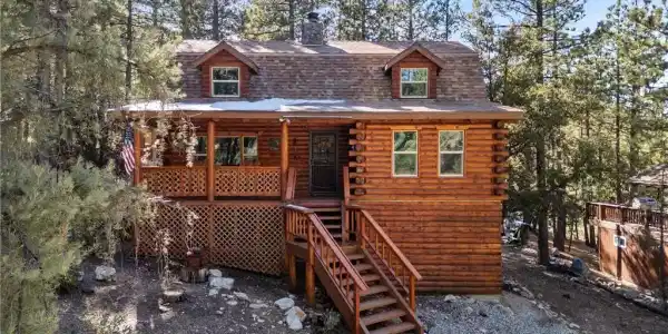 1521 Dogwood Way