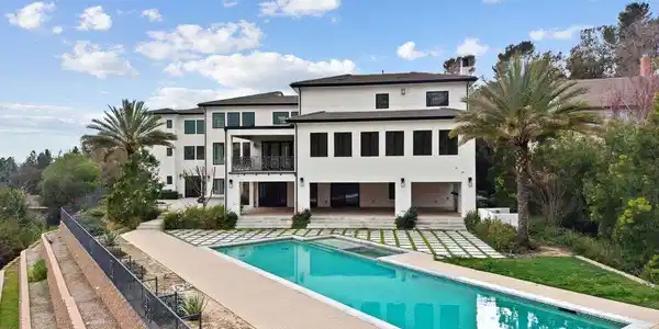 2112 Rocky View Road