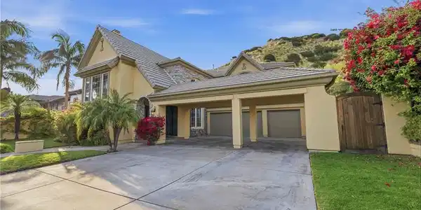 3426 Wedgewood Lane