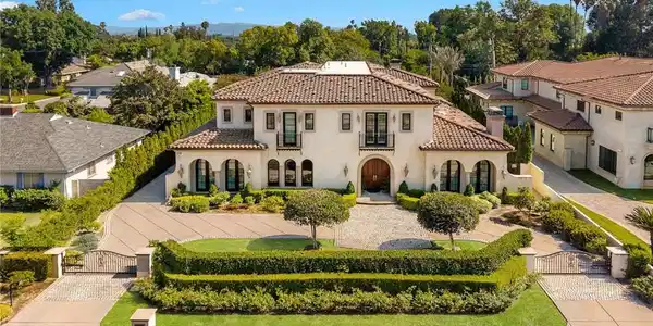 312 W Palm Drive