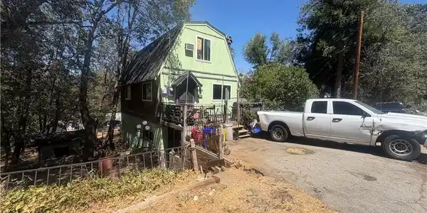 22052 Crest Forest