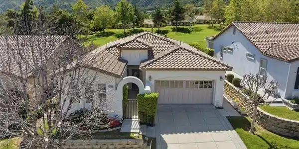 9359 Robinson
