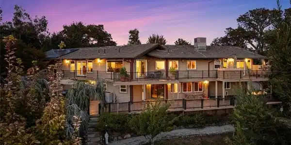14805 Hilltop Drive