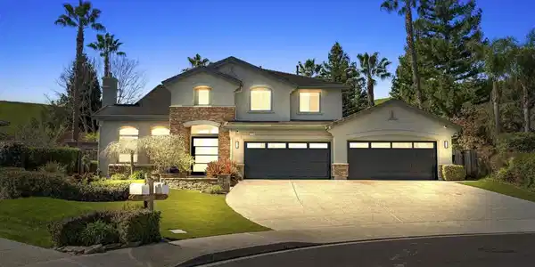 1150 Vista Monte Dr
