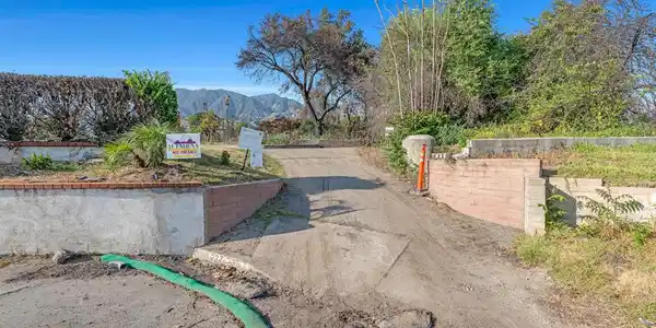235 W Poppyfields Drive